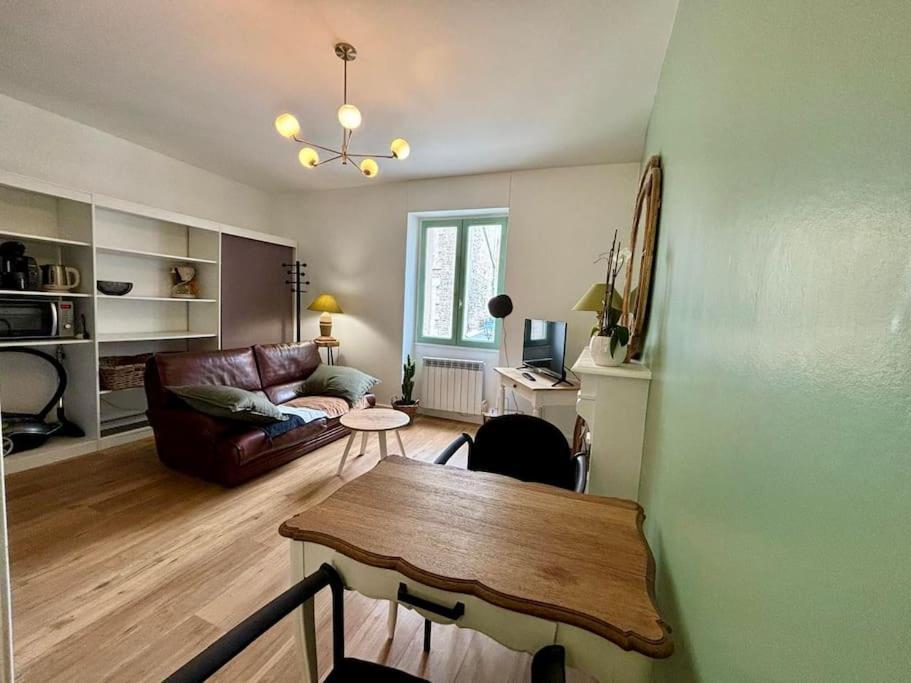 Appartement Entre Plage De L'Ecluse Et Place Du Marche Dinard Exterior foto