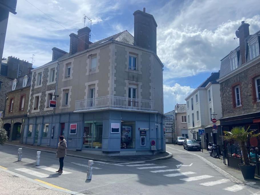 Appartement Entre Plage De L'Ecluse Et Place Du Marche Dinard Exterior foto